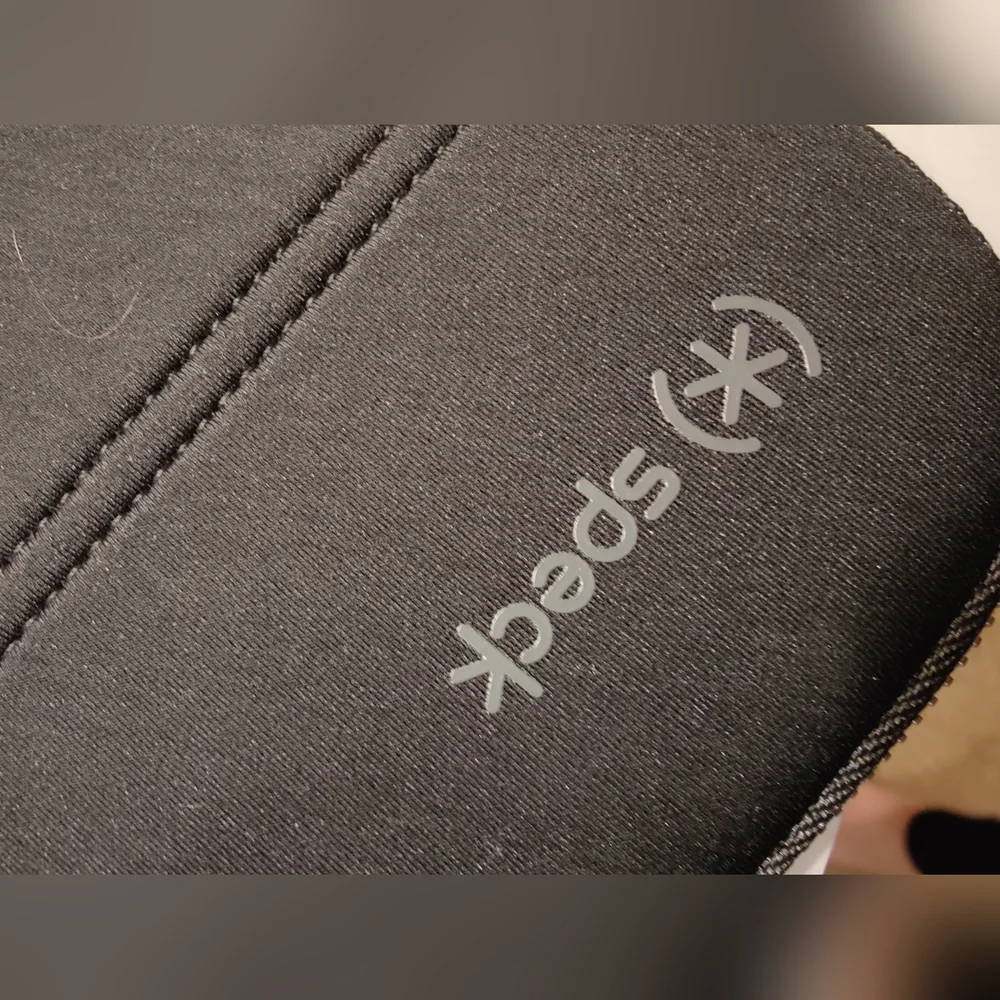 New Speck Station Pro Carry Sleeve Black